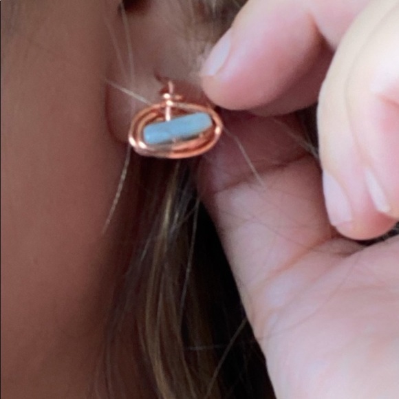 AQUAMARINE FREEFORM CHIPS WIRE WRAP STUDS - Picture 1 of 3